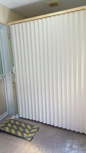 アコーディオンドア